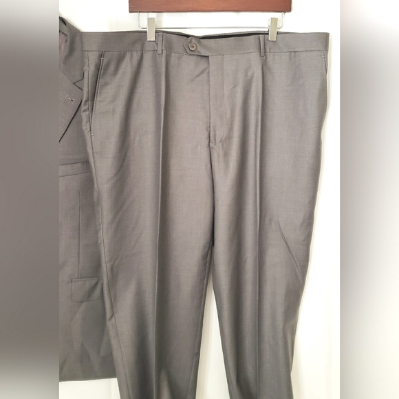 JoS. A. Bank, Signature Gold, 100 % wool suit. New old stock, with original tag. - Picture 9 of 16